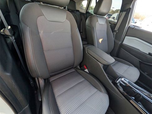 Used 2025 Chevrolet Trax LT w/ Driver Confidence Package image 23