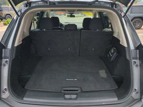 Used 2023 Nissan Rogue SV AWD/4WD image 13