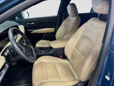 Used 2025 Cadillac XT4 Premium Luxury w/ Technology Package AWD/4WD image 22