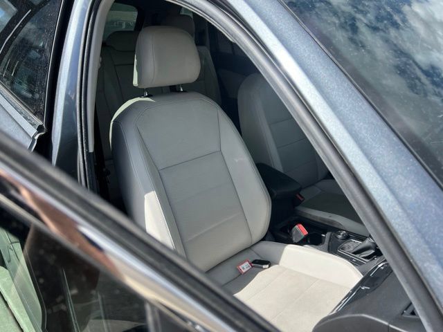 Used 2019 Volkswagen Tiguan SE w/ 3rd Row Seat Package AWD/4WD image 24