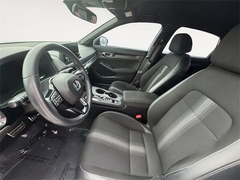 Used 2023 Honda Civic Sport image 9