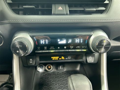 Used 2021 Toyota RAV4 XLE image 16