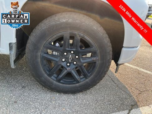 Used 2025 Chevrolet Silverado 1500 Custom w/ Turbomax Blackout Package AWD/4WD image 9