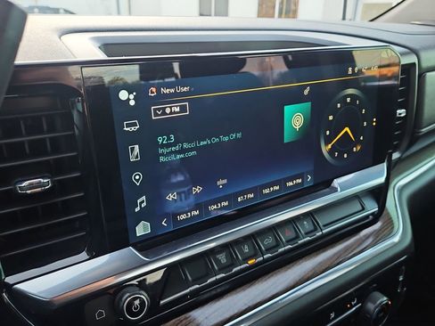 Used 2024 Chevrolet Silverado 2500 LT image 20