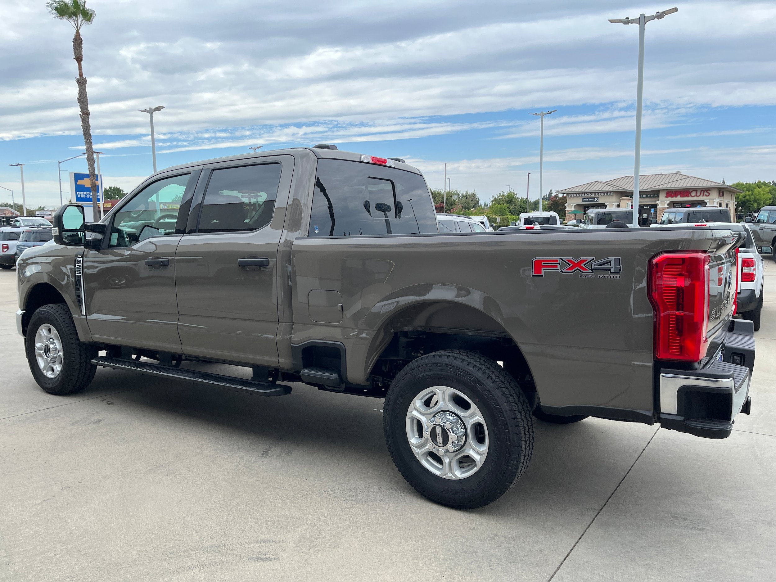 New 2026 Ford F250 XLT w/ FX4 Off-Road Package AWD/4WD image 3