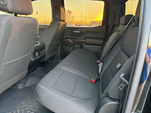 Used 2021 Chevrolet Silverado 1500 LT Trail Boss w/ Bed Protection Package image 9