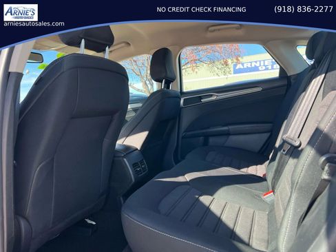 Used 2020 Ford Fusion SE FWD image 8
