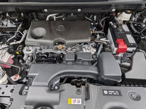 Used 2025 Toyota RAV4 XLE FWD image 33
