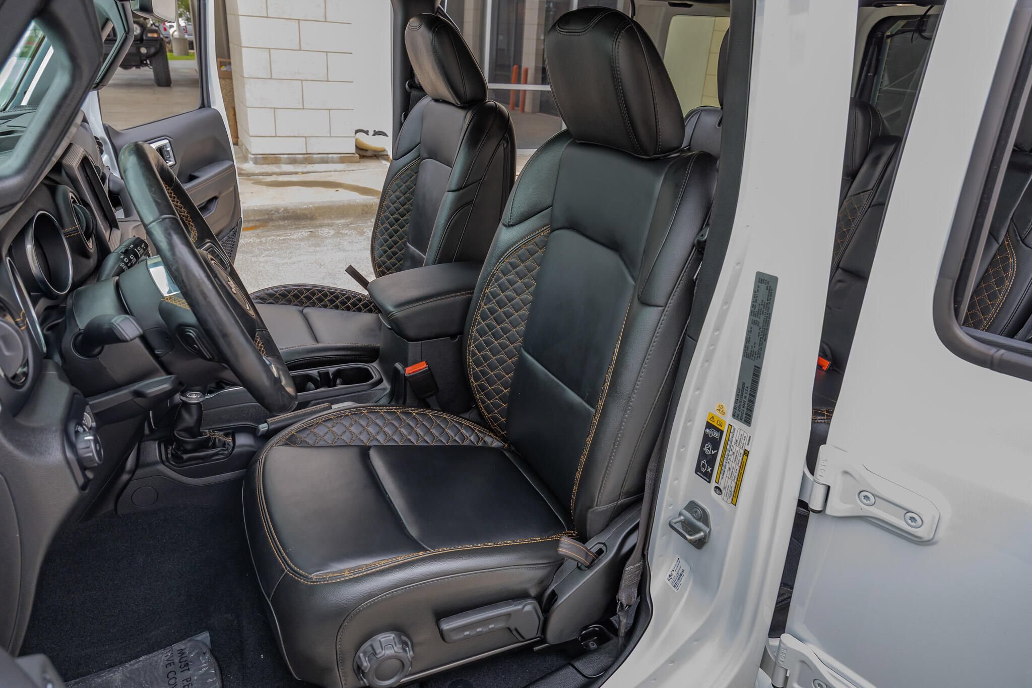 Used 2022 Jeep Wrangler Unlimited Sahara AWD/4WD image 31