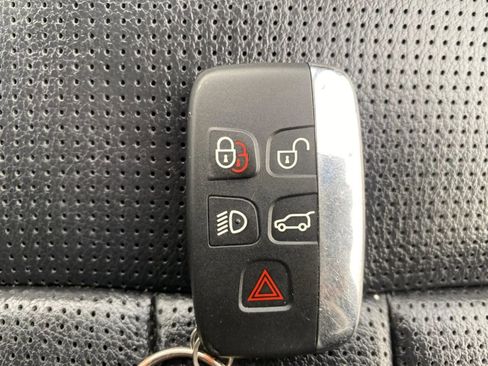 Used 2019 Land Rover Discovery Sport HSE image 33