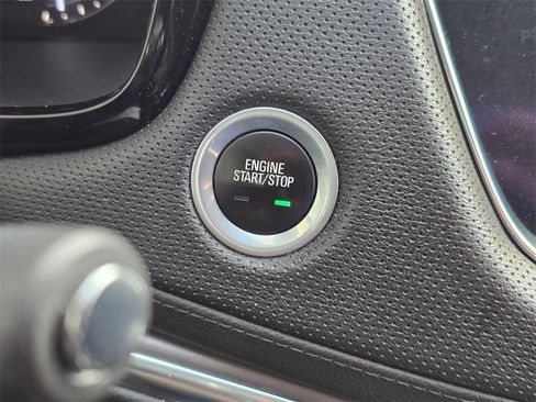 Used 2017 Cadillac XT5 Luxury image 33