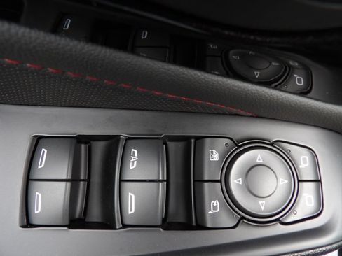 Used 2023 Chevrolet Traverse RS AWD/4WD image 13