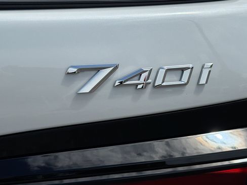 New 2026 BMW 740i w/ Premium Package RWD image 11