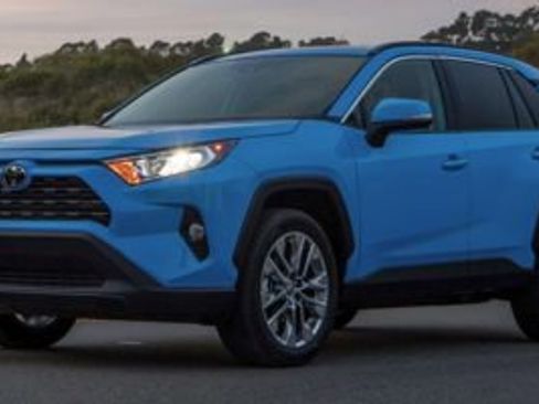 Used 2019 Toyota RAV4 XLE w/ All Weather Liner Package image 1