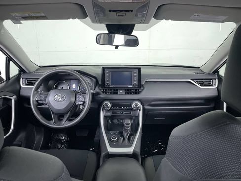 Used 2021 Toyota RAV4 LE AWD/4WD image 26