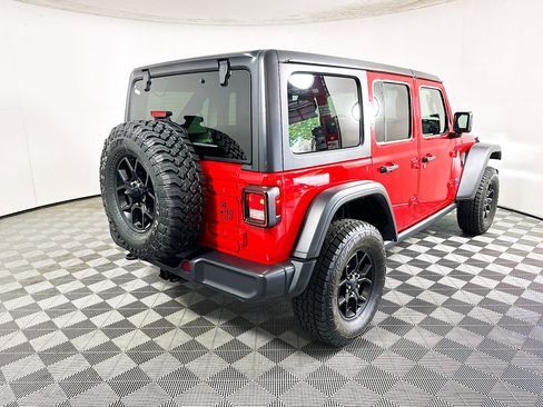 Used 2025 Jeep Wrangler Willys image 3
