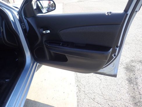 Used 2013 Dodge Avenger SE FWD image 23
