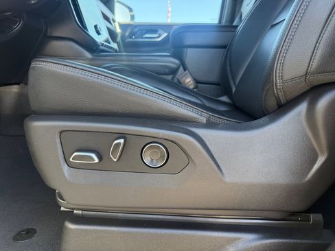 Used 2025 GMC Yukon XL Denali AWD/4WD image 10