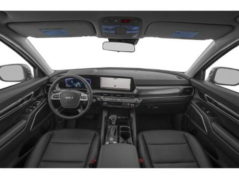Used 2025 Kia Telluride LX FWD image 11
