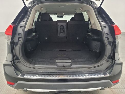 Used 2017 Nissan Rogue SV image 29
