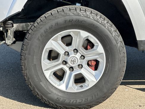 Used 2022 Toyota 4Runner TRD Off-Road Premium image 44