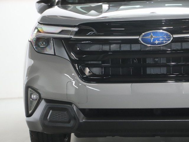 Used 2025 Subaru Forester Touring AWD/4WD image 6