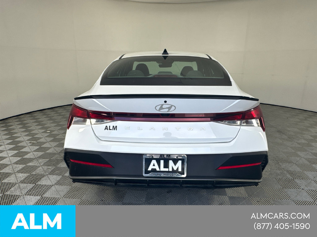 Used 2025 Hyundai Elantra Sport FWD image 8