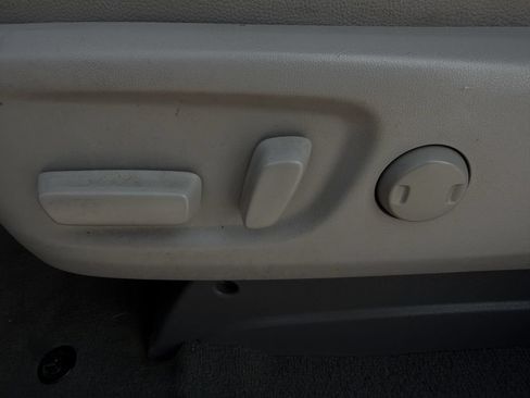 Used 2019 Toyota Sienna XLE w/ XLE Navigation Package FWD image 27