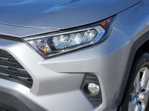 Used 2019 Toyota RAV4 XLE image 11