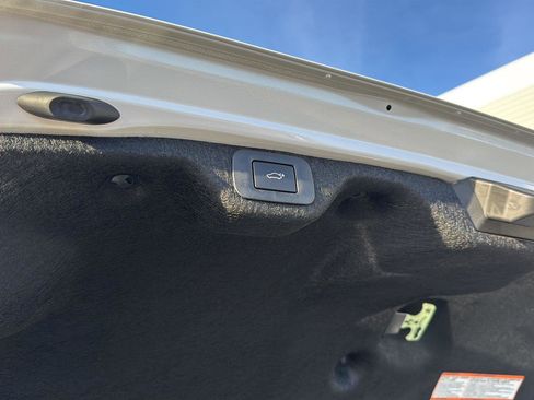 New 2025 Lexus ES 350 w/ Premium Package image 31