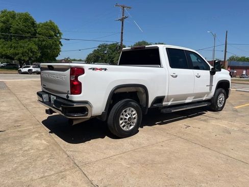 Used 2025 Chevrolet Silverado 2500 LT w/ Convenience Package AWD/4WD image 5