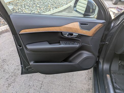 Certified 2022 Volvo XC90 T8 Inscription Expression image 12