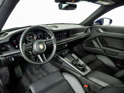 Used 2024 Porsche 911 Carrera image 4