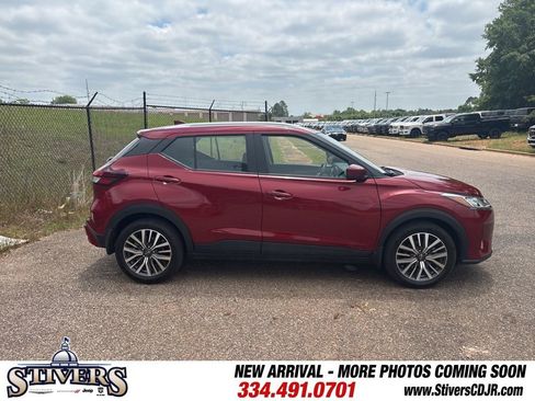 Used 2023 Nissan Kicks SV FWD image 5