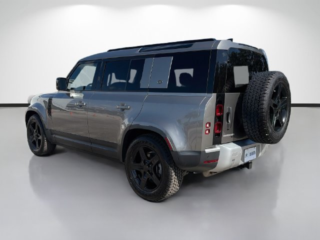 Used 2023 Land Rover Defender 110 SE AWD/4WD image 5