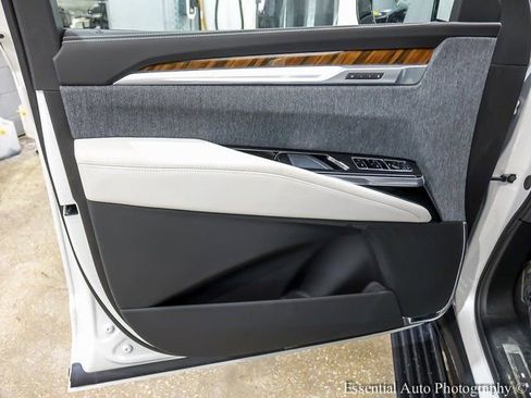 Certified 2025 Cadillac Escalade Sport Platinum w/ LPO, Floor Liner Package image 22