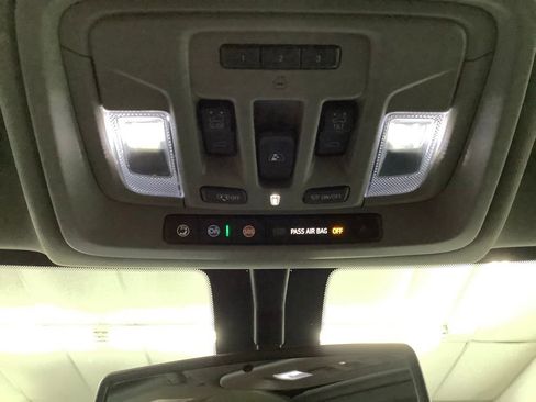 Used 2021 GMC Sierra 2500 SLT w/ SLT Preferred Package image 20