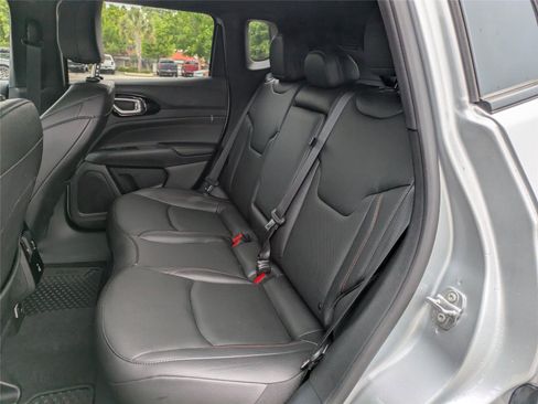 Certified 2025 Jeep Compass Trailhawk w/ Trailhawk Elite Group AWD/4WD image 17