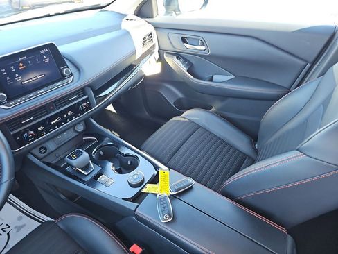 Used 2025 Nissan Rogue SV w/ Rock Creek Premium Package image 33