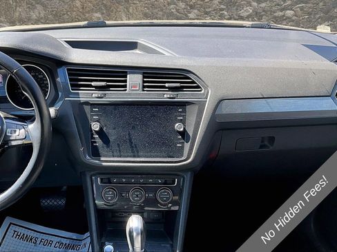 Used 2018 Volkswagen Tiguan SE w/ Panoramic Sunroof Package AWD/4WD image 6
