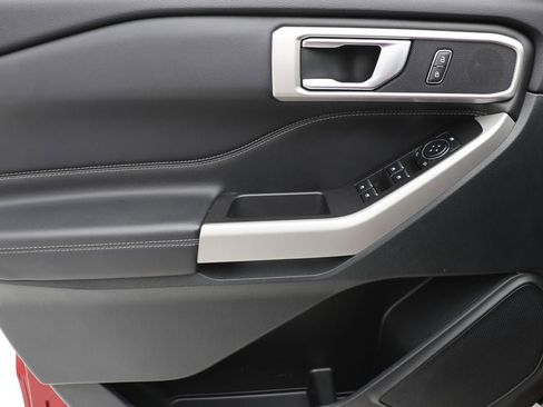 Used 2024 Ford Explorer XLT w/ Equipment Group 202A image 15