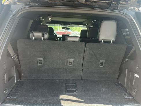 Used 2023 Ford Expedition Limited RWD image 12
