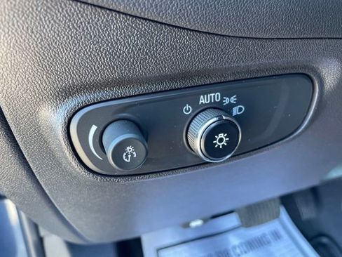 Used 2024 Chevrolet Equinox LT FWD image 15