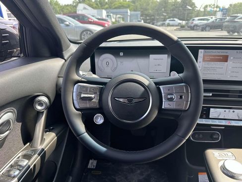 New 2025 Genesis GV60 Advanced image 30