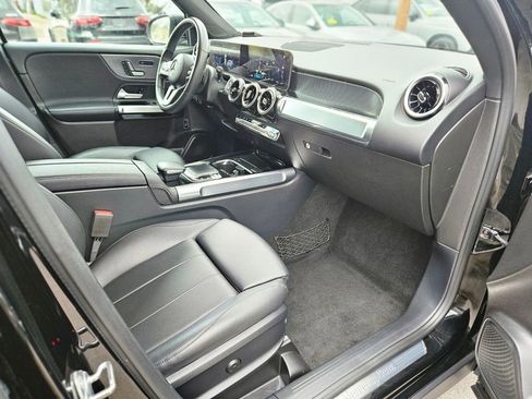 Used 2020 Mercedes-Benz GLB 250 4MATIC image 9