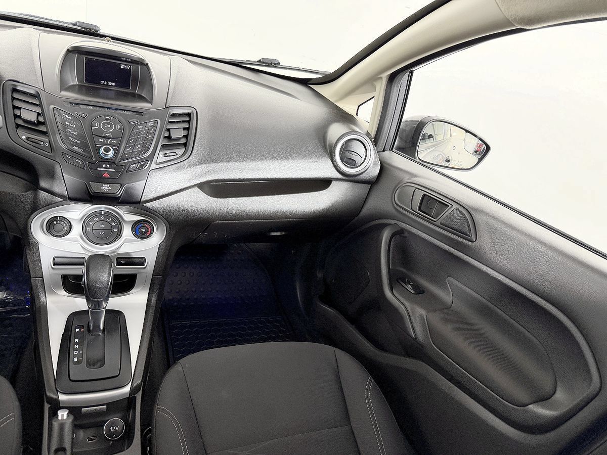 Used 2018 Ford Fiesta SE FWD image 50