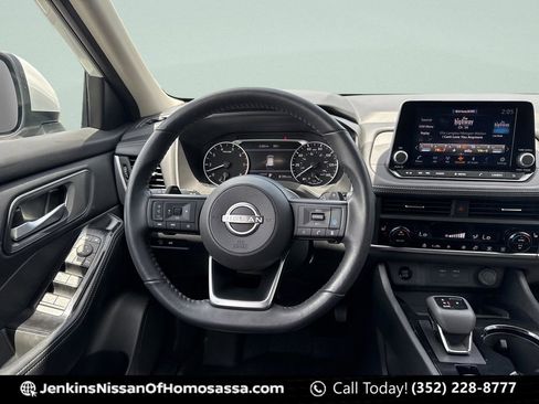 Certified 2024 Nissan Rogue SV w/ SV Premium Package FWD image 23