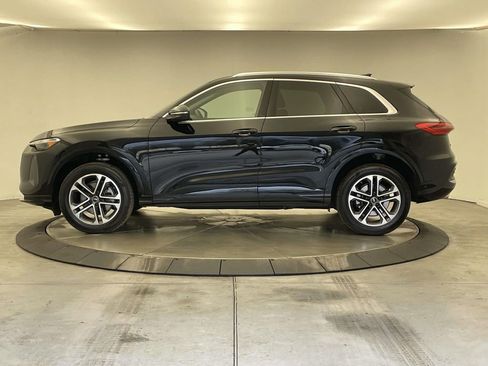 Certified 2025 Audi Q5 Premium w/ Convenience Package image 2