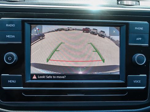 Used 2022 Volkswagen Tiguan S image 25