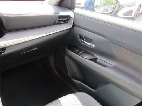 Certified 2025 Nissan Kicks SV w/ SV Premium Package FWD image 19